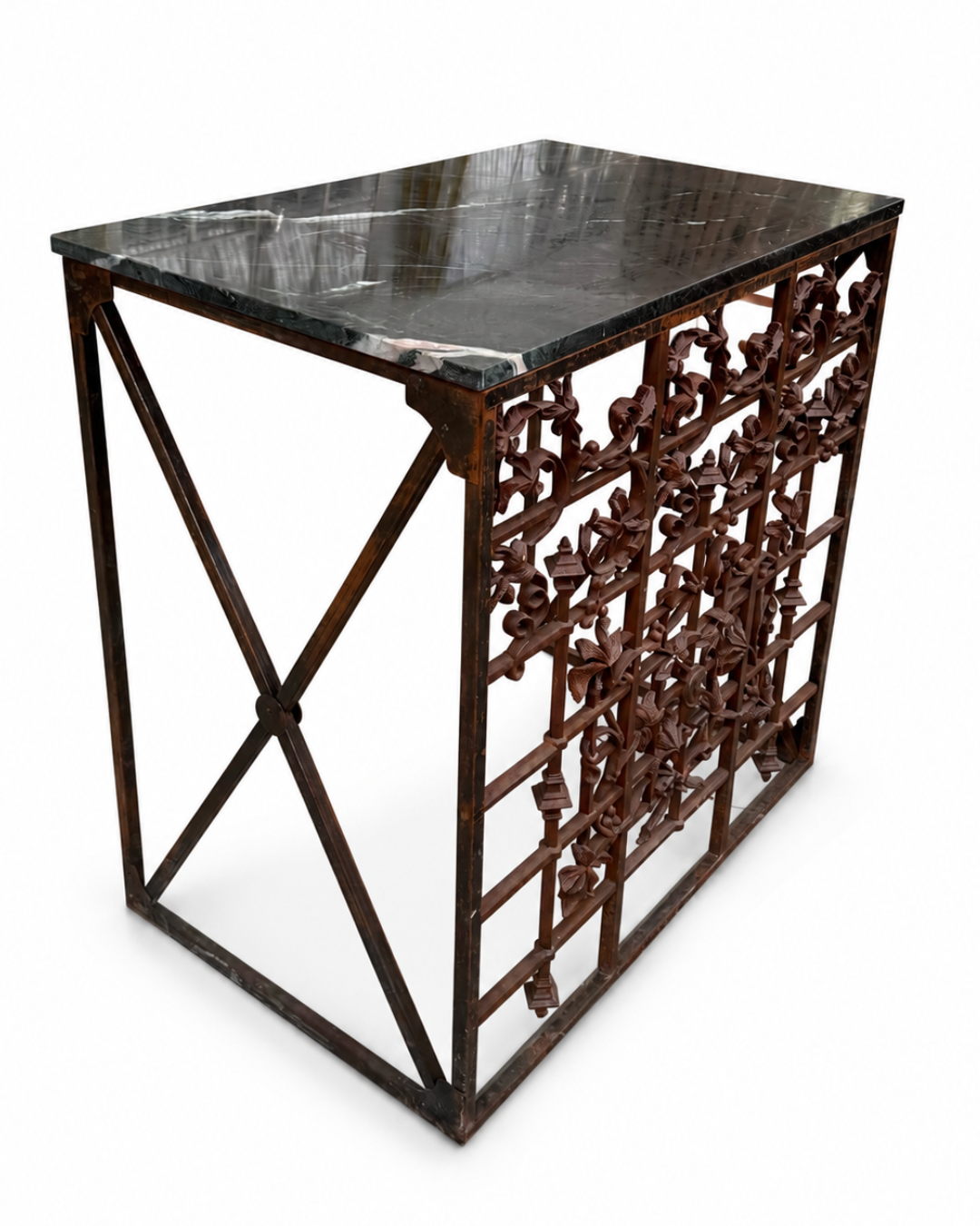 Comptoir en vieux fer forgé (62 x 94 x 97 cm)