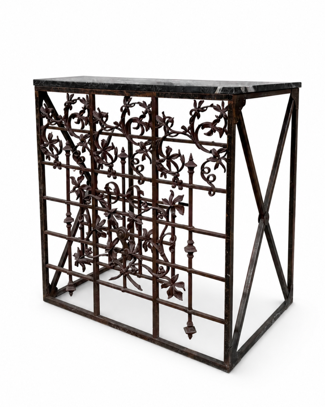 Comptoir en vieux fer forgé (62 x 94 x 97 cm)