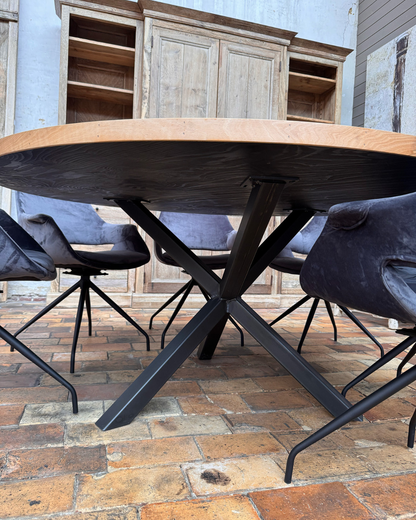 Table en noyer (dia: 160 cm)