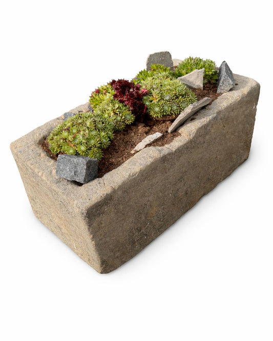 Old water trough (31 x 64 x 28 cm)