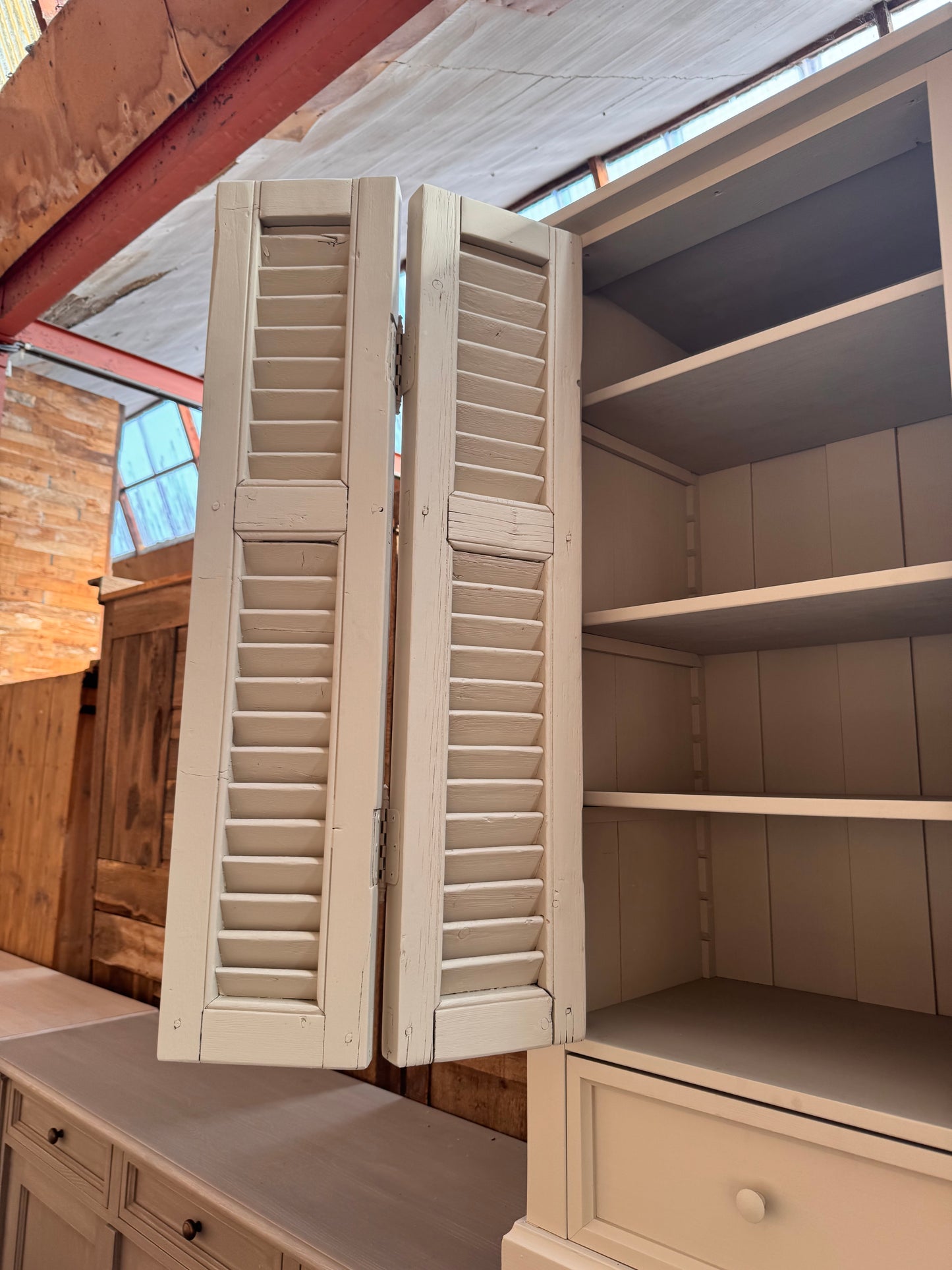 Kast (47 x 66 x 136 cm)