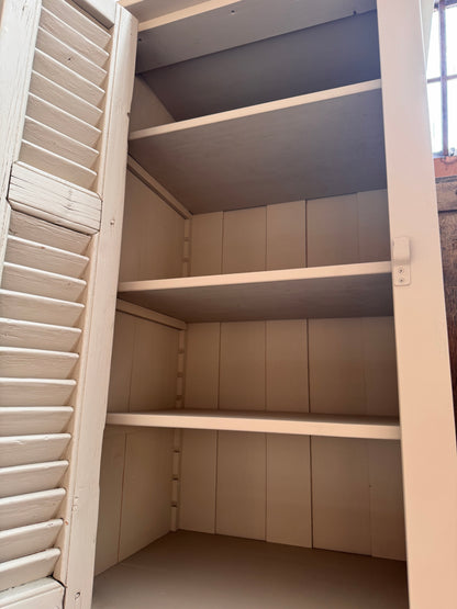 Kast (47 x 66 x 136 cm)