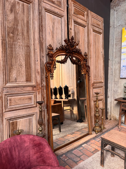 Gilded antique mirror (136 x 230 cm)