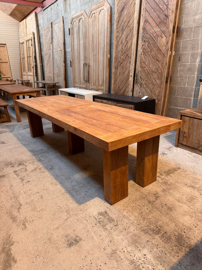 Table en teck (100 x 300 cm)