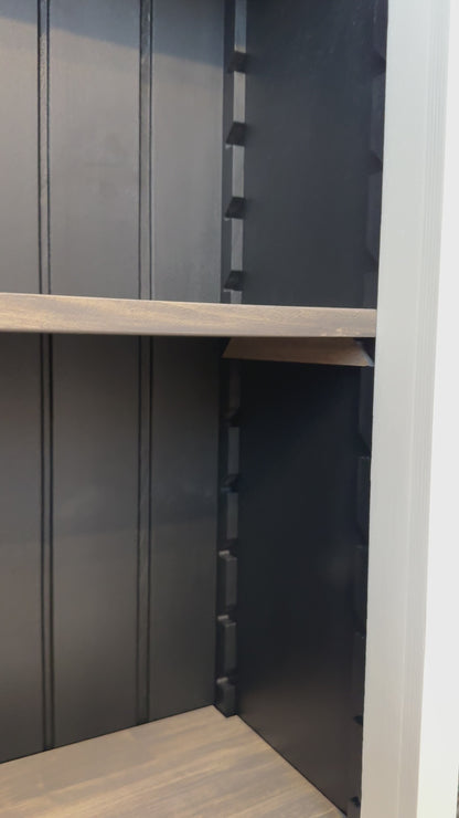 Armoire suspendue (32 x 59 x 191 cm)