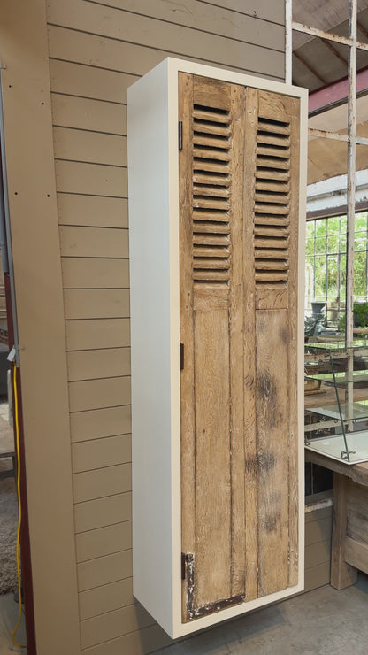 Armoire suspendue (32 x 59 x 191 cm)