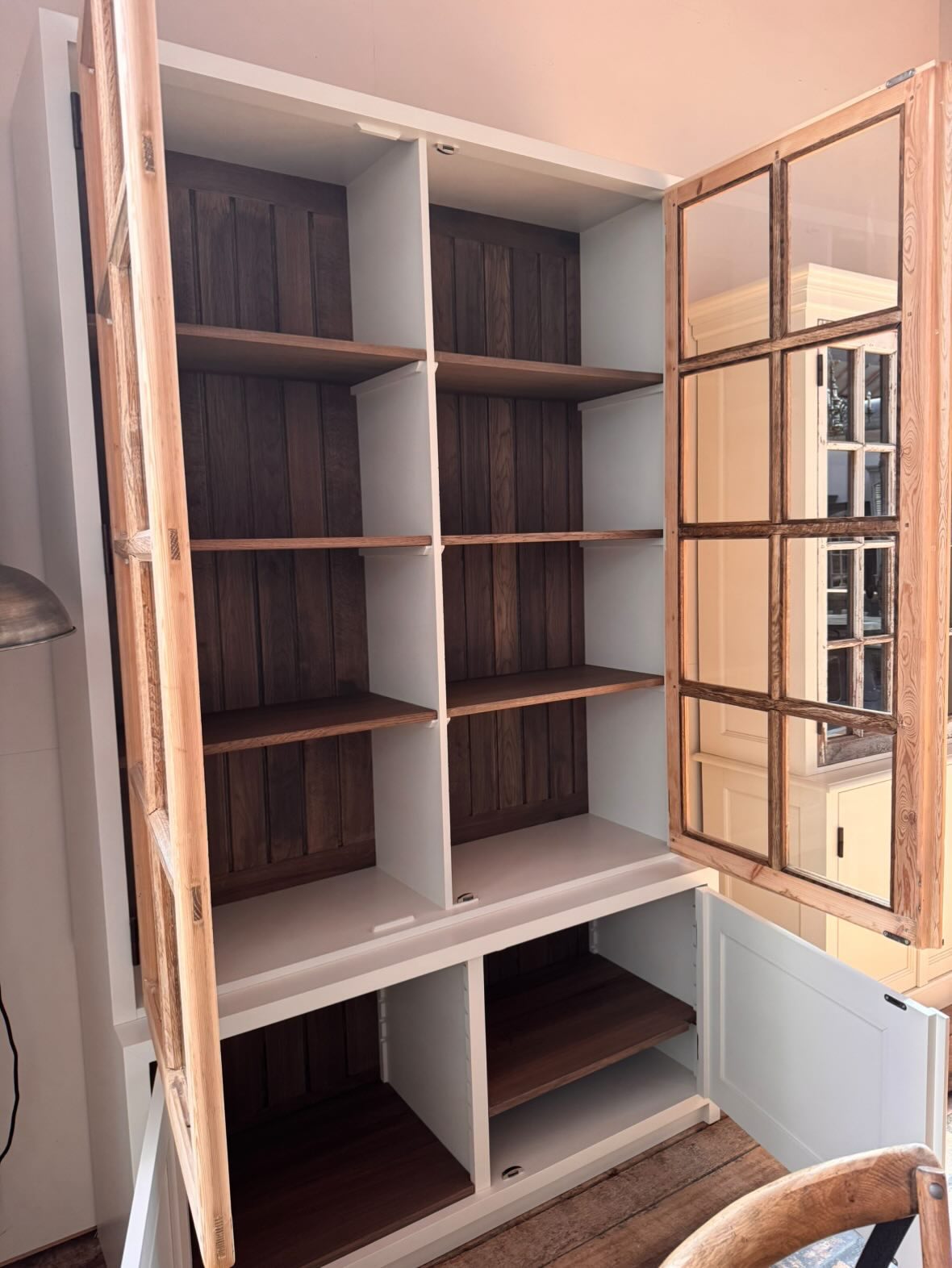 Display cabinet (50 x 143 x 236,5 cm)